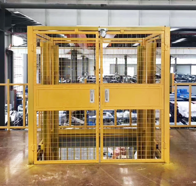 章贡智能导轨式升降机亮相